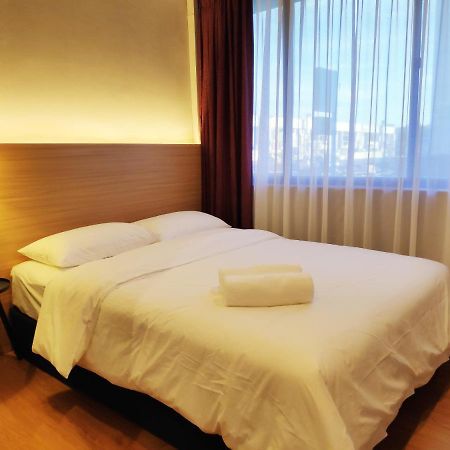 Ez Suites บันดาร์เสรีเบกาวัน ภายนอก รูปภาพ