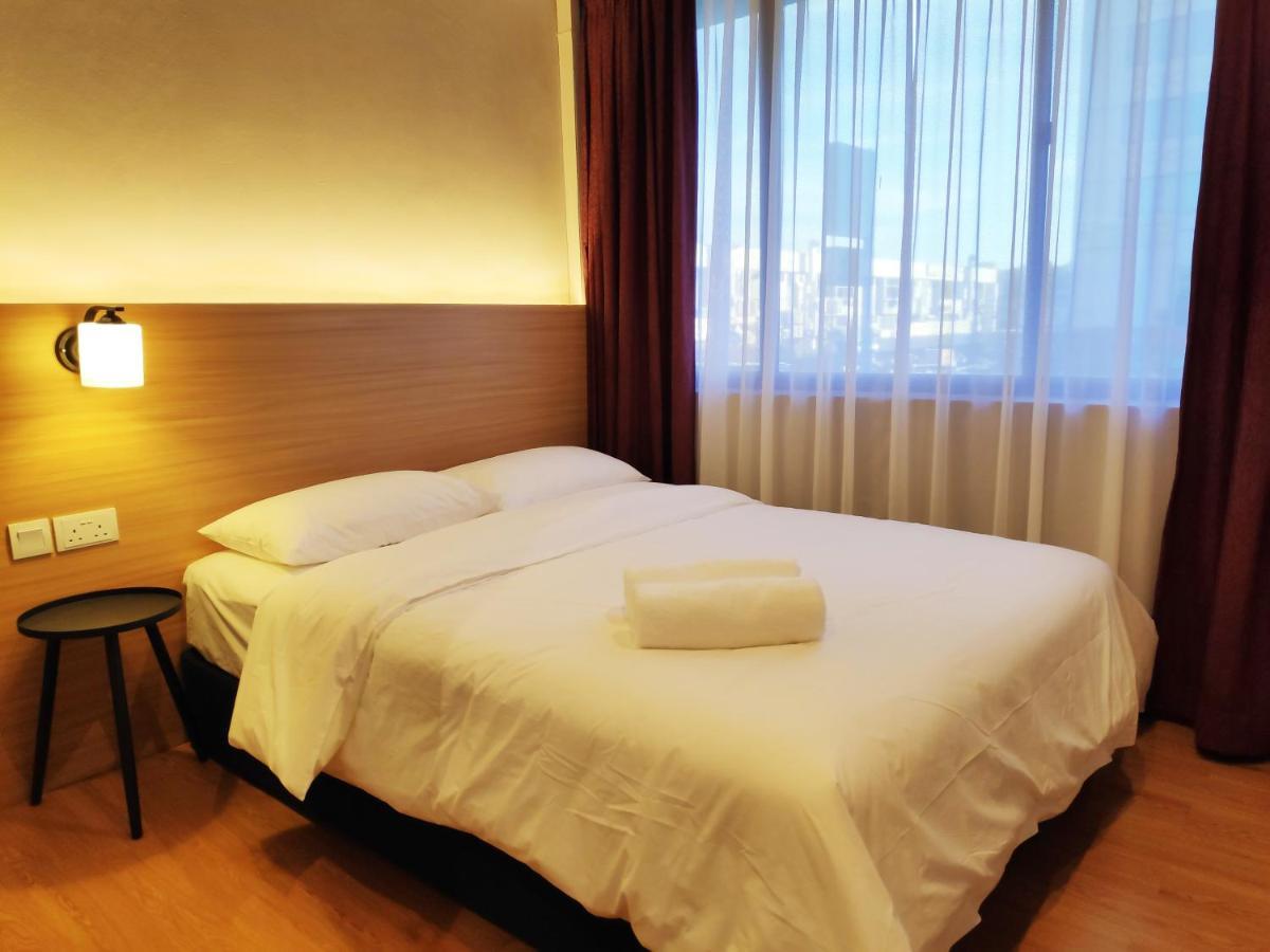 Ez Suites บันดาร์เสรีเบกาวัน ภายนอก รูปภาพ