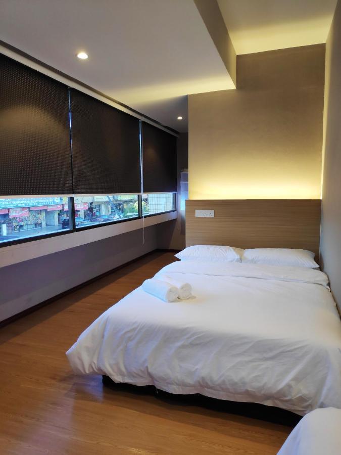 Ez Suites บันดาร์เสรีเบกาวัน ภายนอก รูปภาพ
