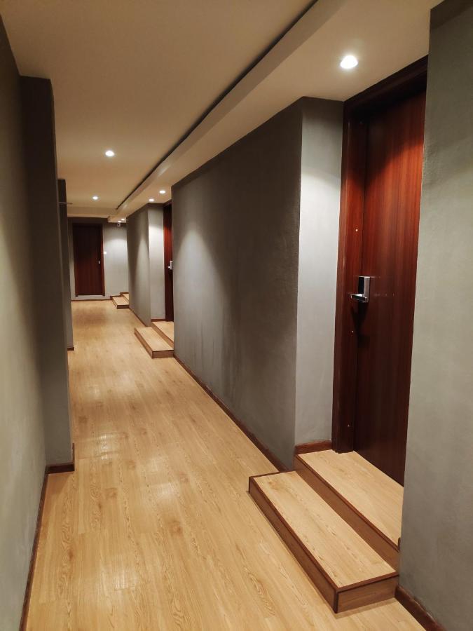 Ez Suites บันดาร์เสรีเบกาวัน ภายนอก รูปภาพ